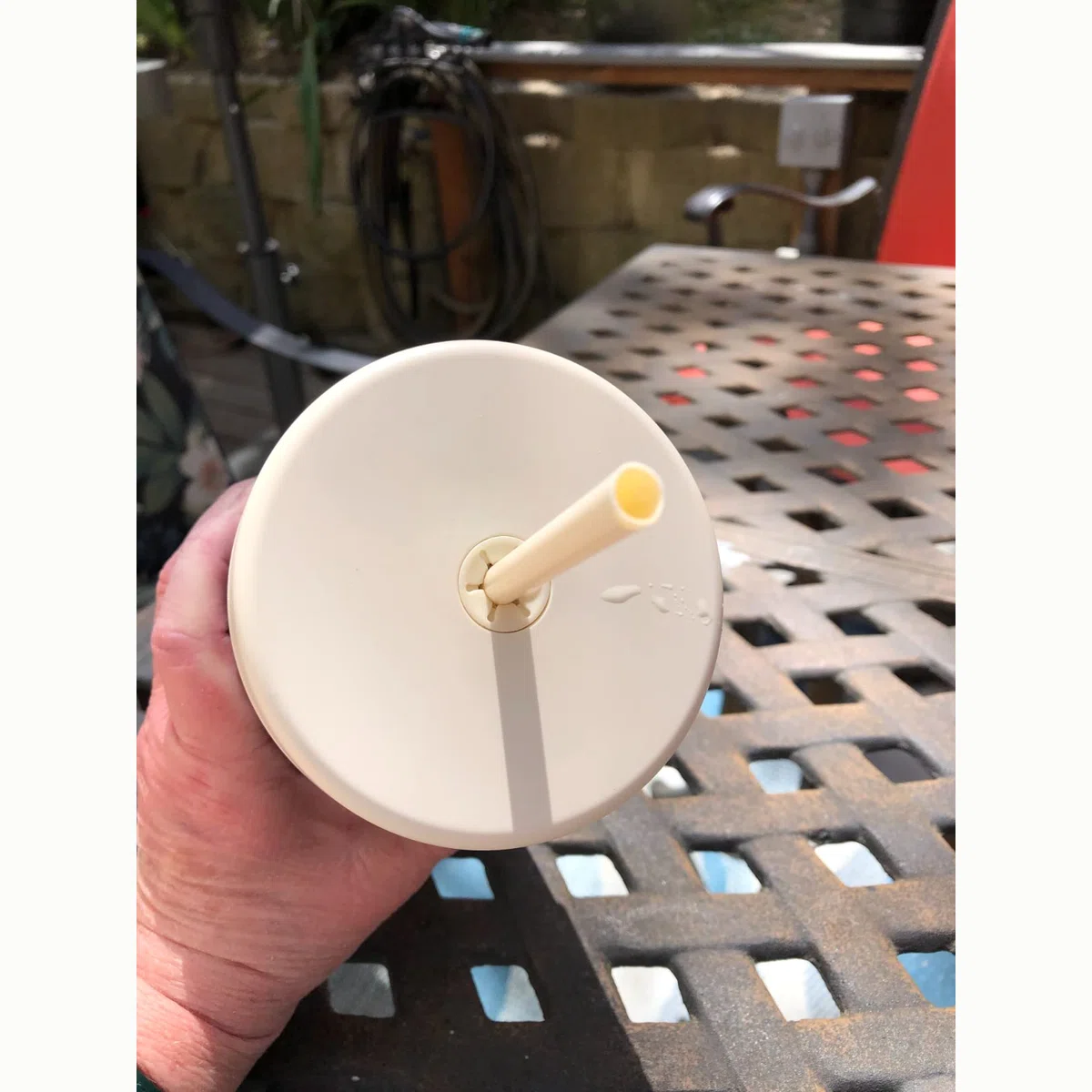 Solid travel mug